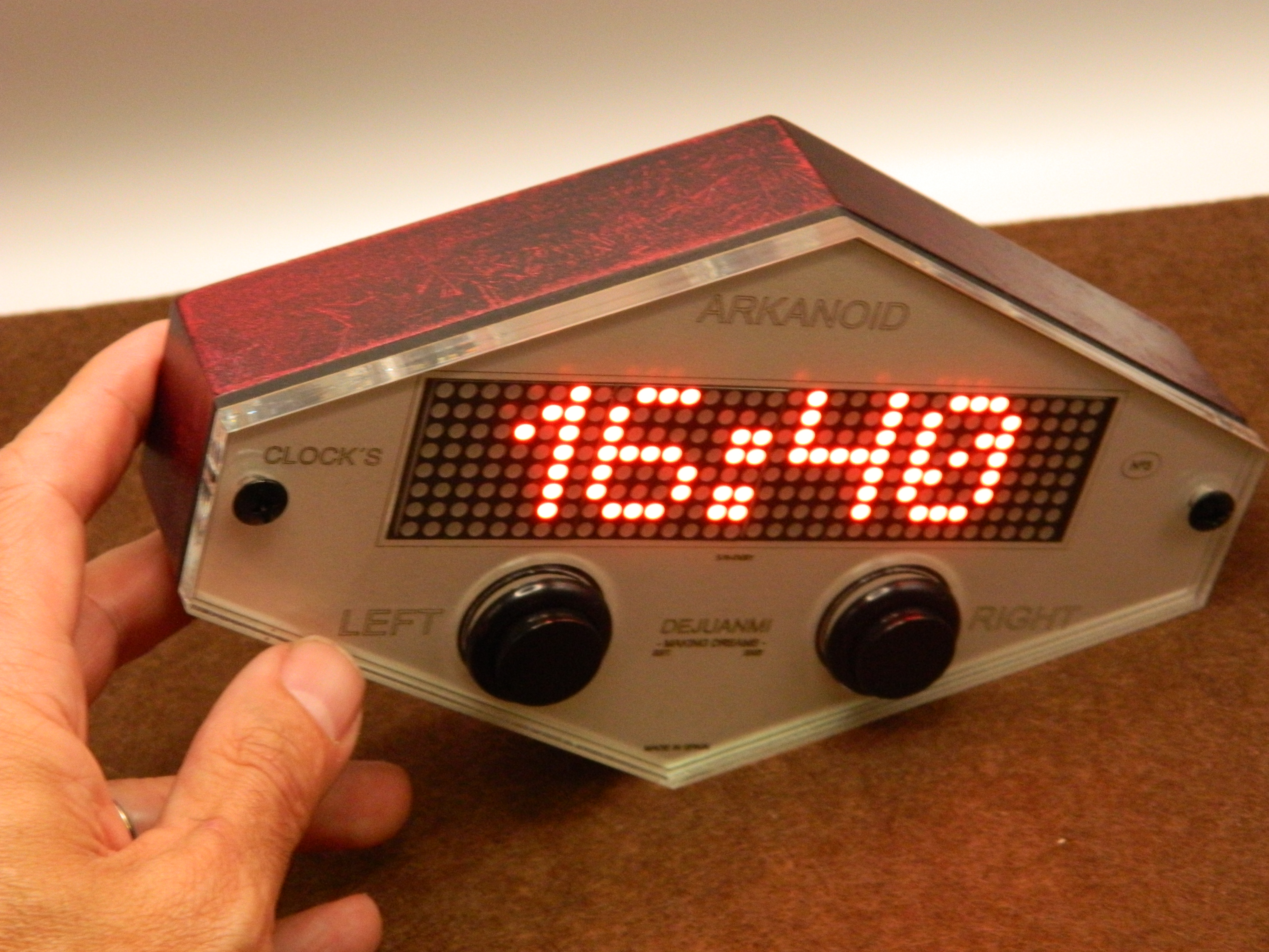 Reloj Arkanoid